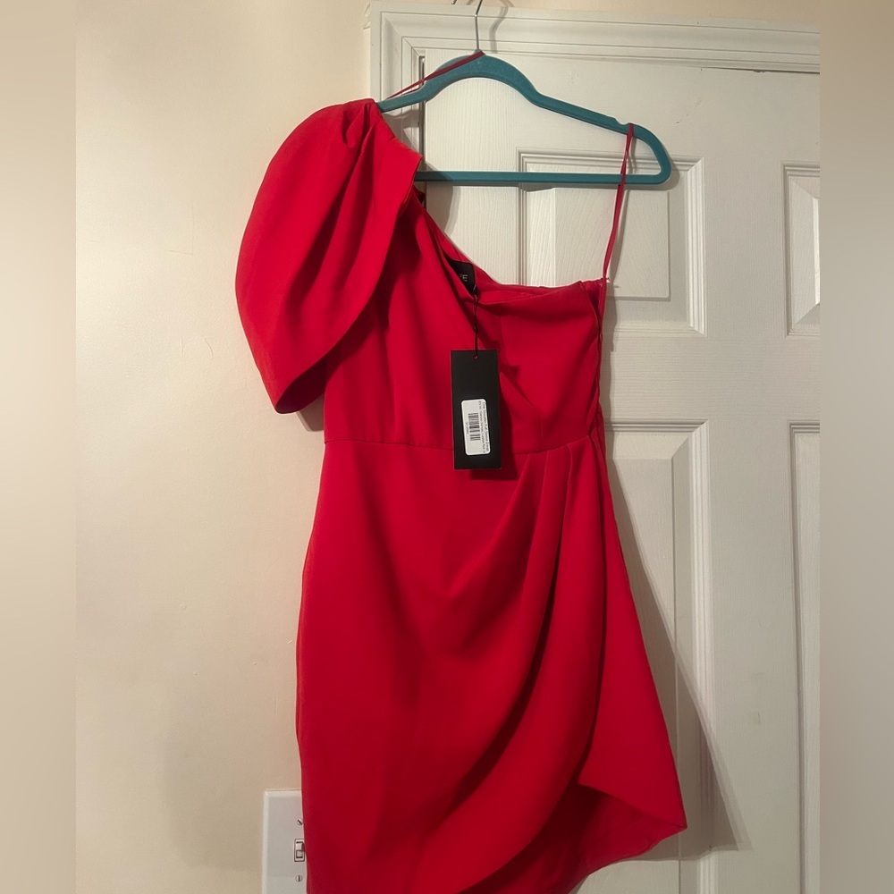 Elegant Red One-Shoulder Dress